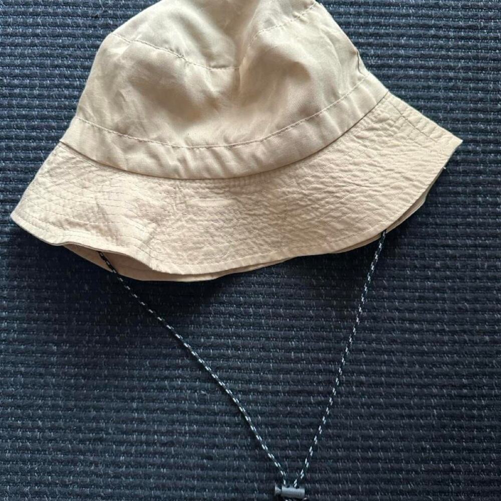 Tan packable hat - Picture 2 of 3